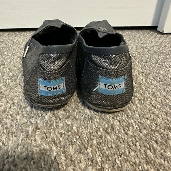 Toms - Picture 4 of 4